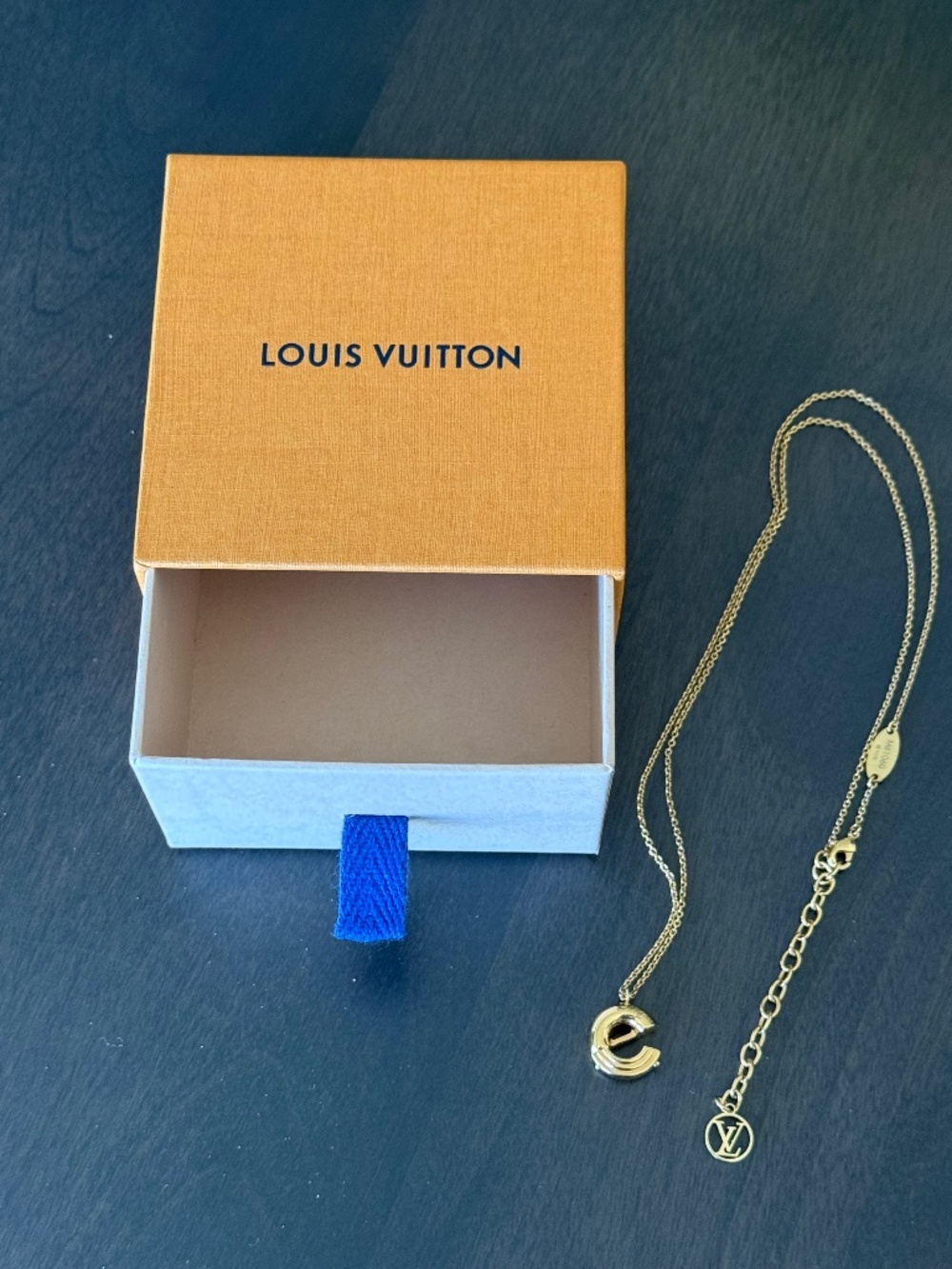 Authentic LOUIS VUITTON Necklace LV&ME e M61060 Necklace